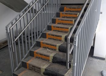 Treppengeänder und Wandhandläufe